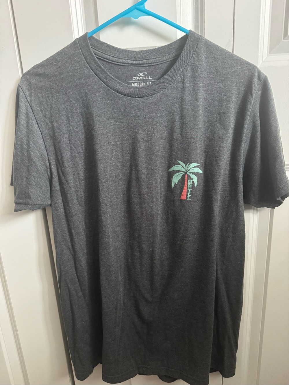 🌟 4 for $20 Sale!! 
O'Neill Charcoal Gray Tee with Mint & Coral Palm Graphic